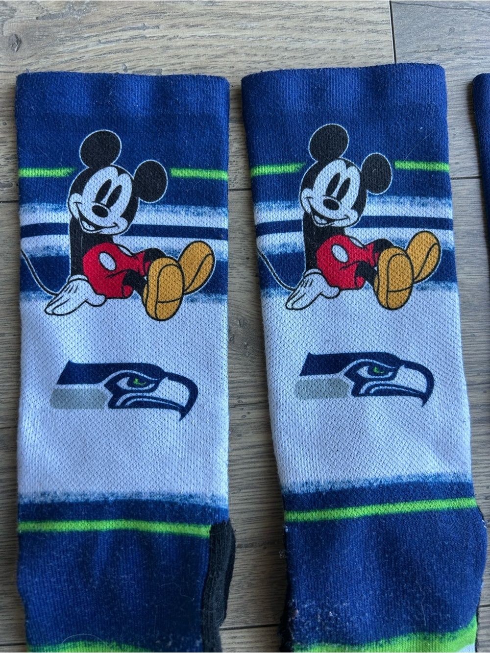 Seattle Seahawks x Disney Crew Socks - Navy & Green - 3 Pairs - Picture 3 of 8